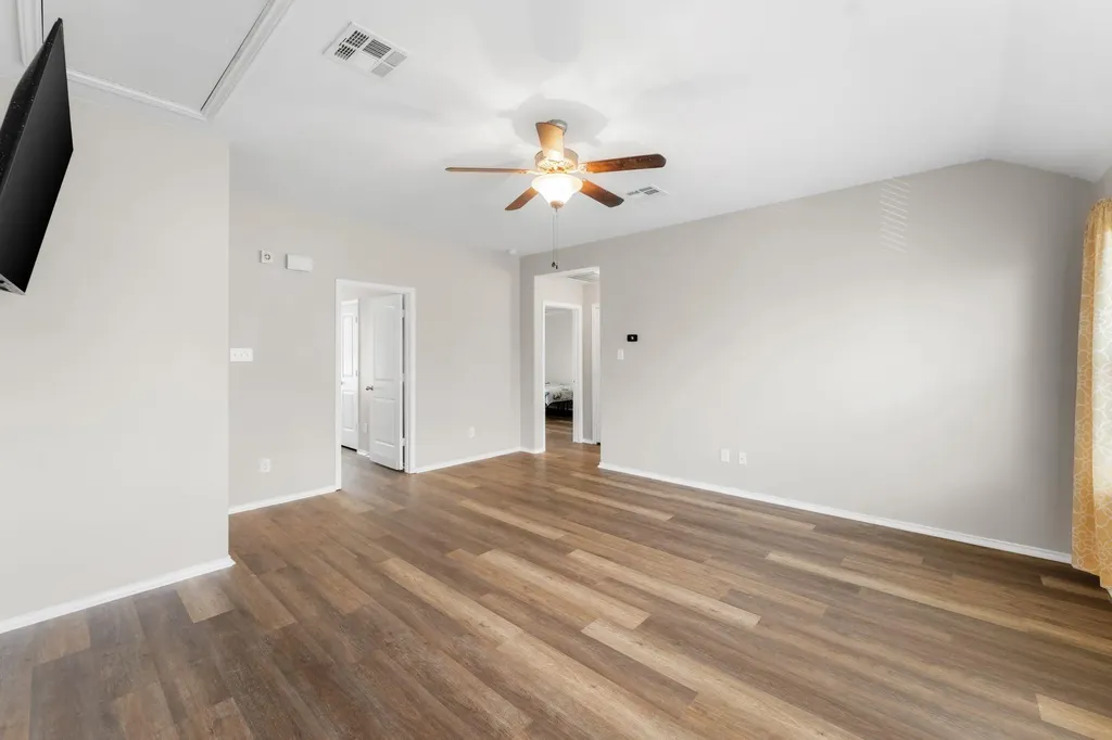 6735 Plains Crest Drive Del Valle TX 78617