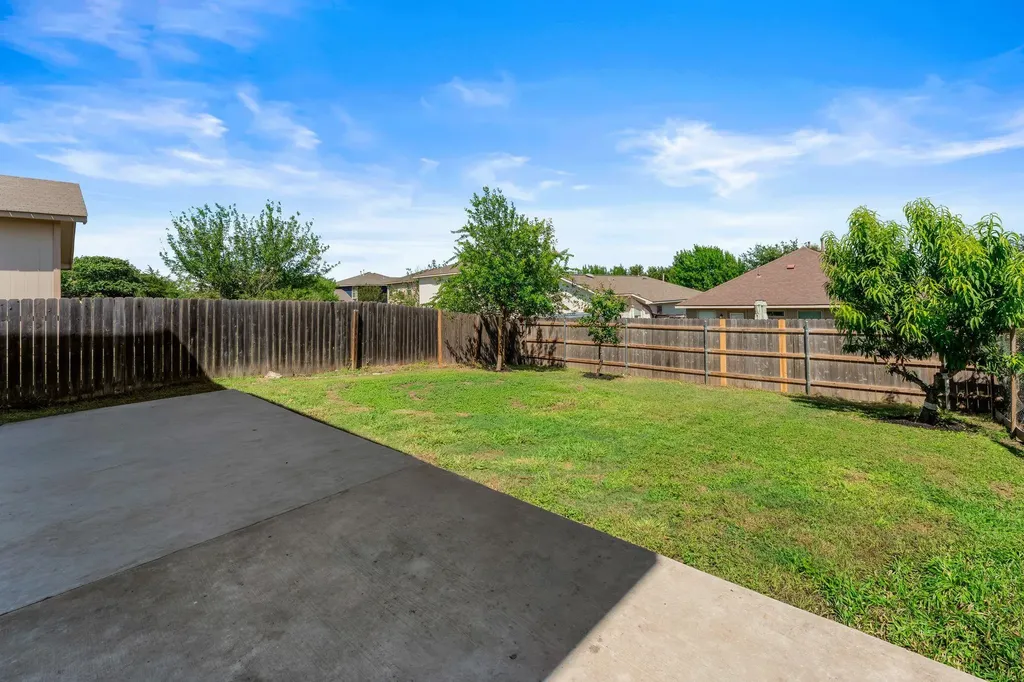 6735 Plains Crest Drive Del Valle TX 78617