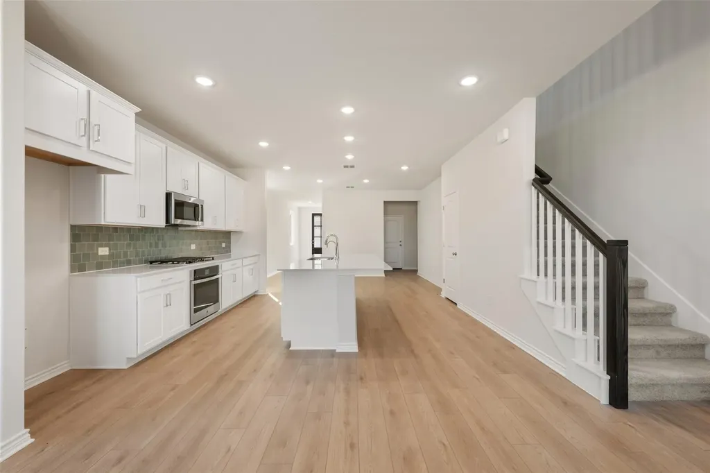 160 Ranier Way Dripping Springs TX 78620