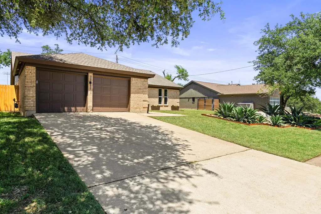 4008 Balcones Woods Drive Austin TX 78759