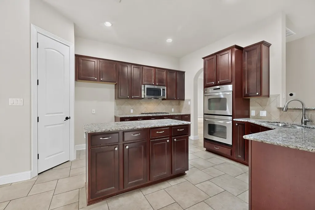 4804 Taurus Walk Austin TX 78738