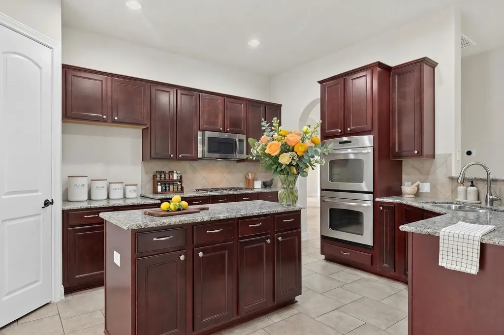 4804 Taurus Walk Austin TX 78738