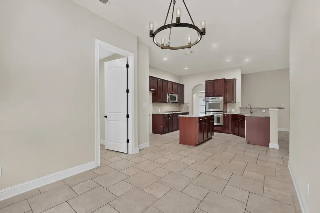 4804 Taurus Walk Austin TX 78738