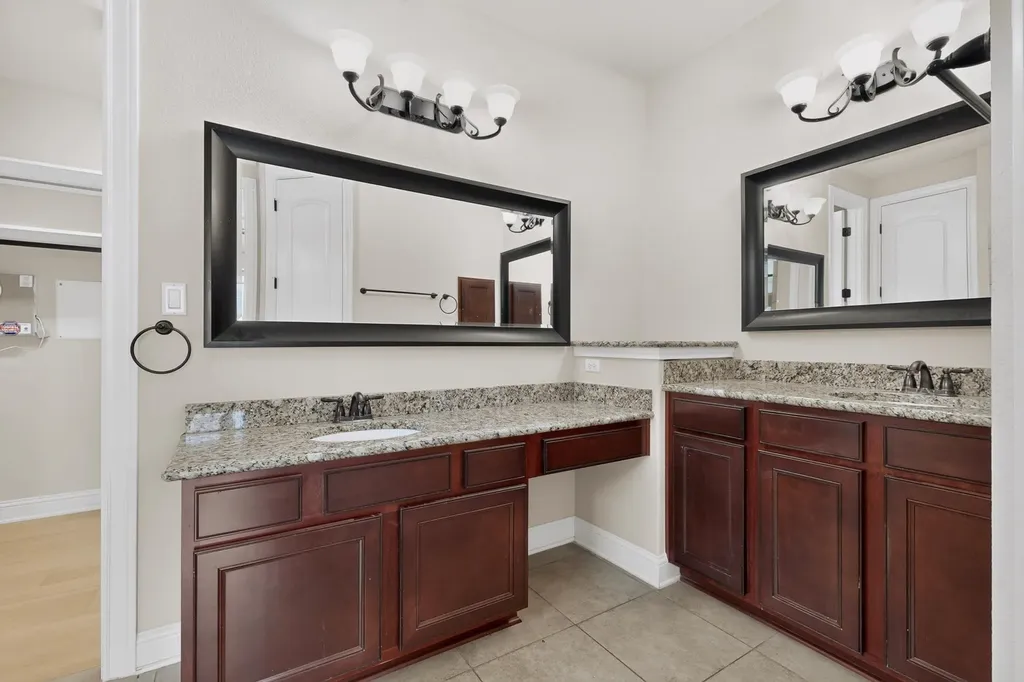 4804 Taurus Walk Austin TX 78738