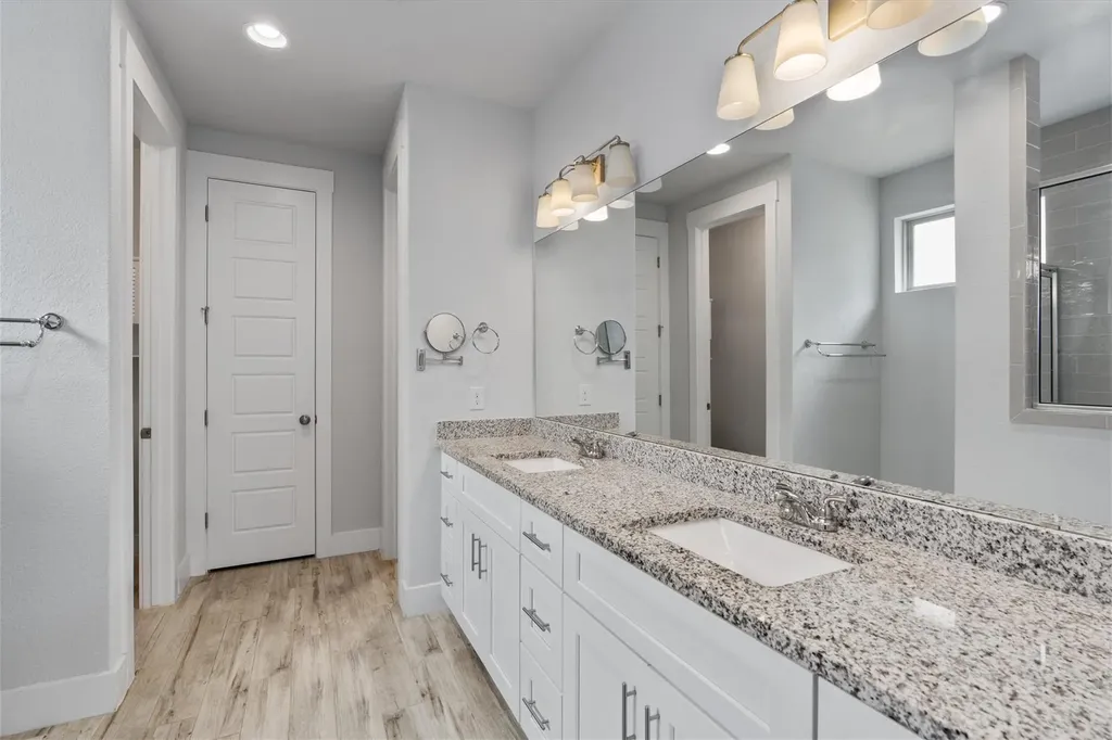 941 Del Raphael Drive Leander TX 78641