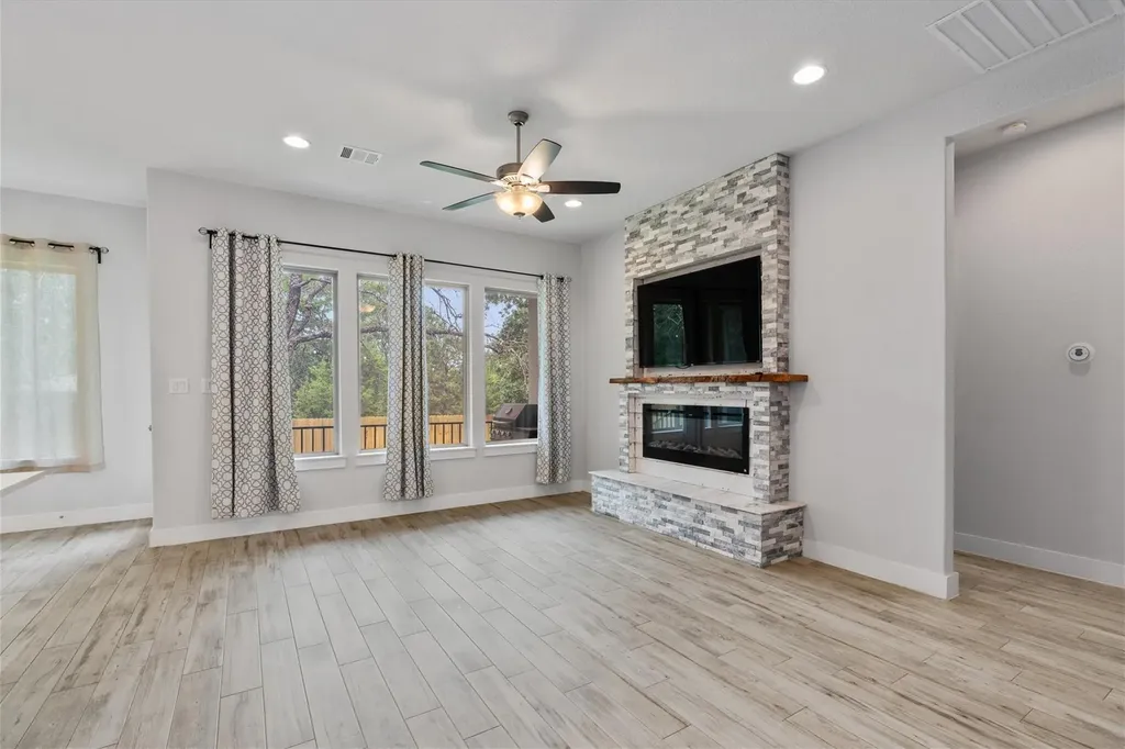 941 Del Raphael Drive Leander TX 78641