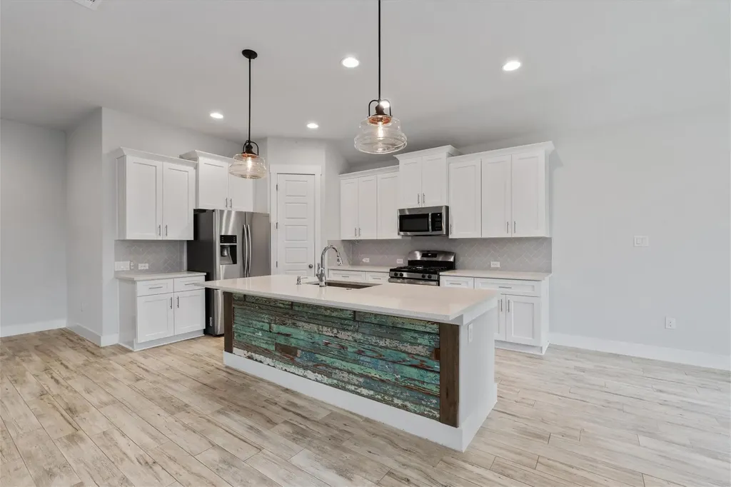 941 Del Raphael Drive Leander TX 78641