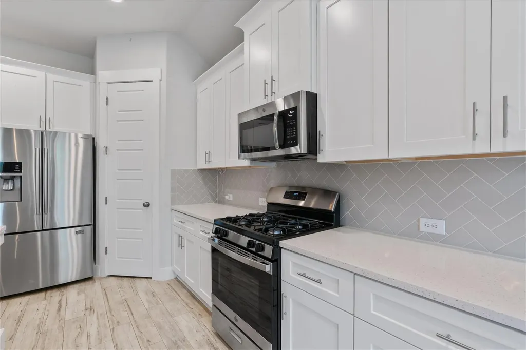 941 Del Raphael Drive Leander TX 78641