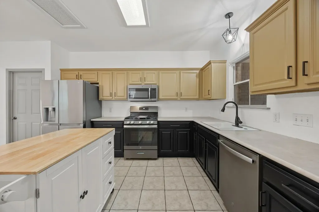 16505 Castletroy Drive Austin TX 78717