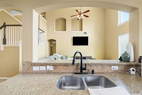 1002 Wallin Farms Cove Hutto TX 78634