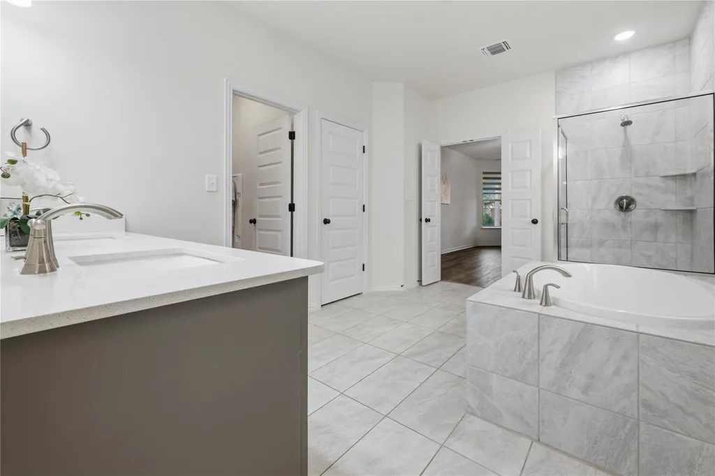 2328 Roaring River Trail Leander TX 78641