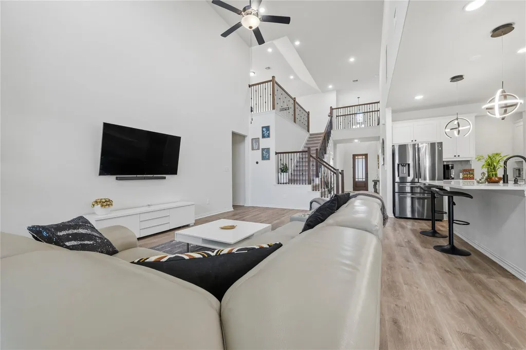 2328 Roaring River Trail Leander TX 78641