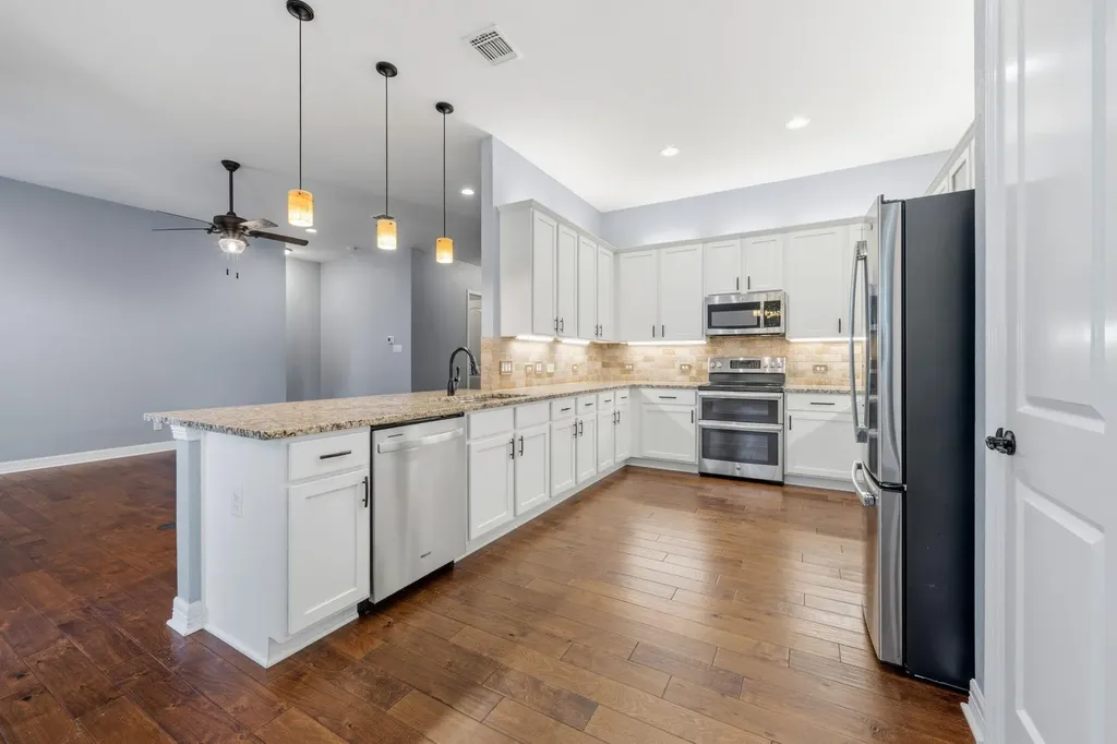 413 Bedford Drive Spicewood TX 78669