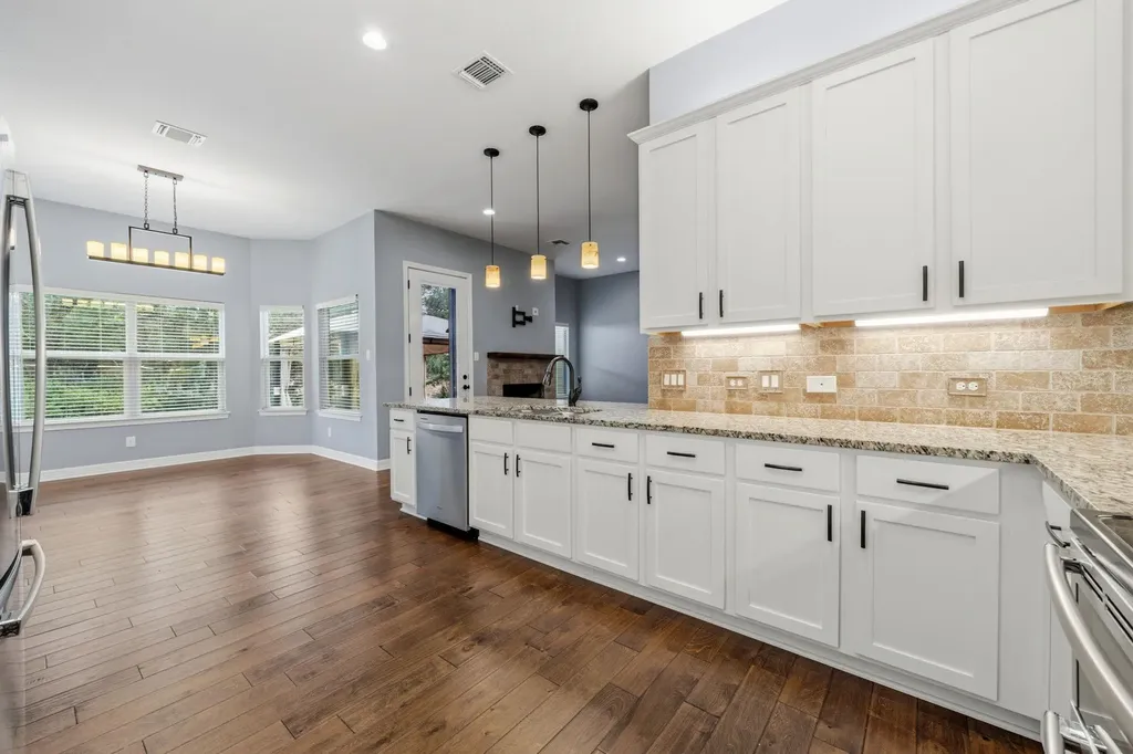 413 Bedford Drive Spicewood TX 78669