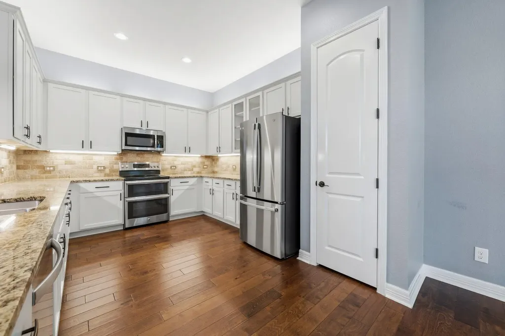 413 Bedford Drive Spicewood TX 78669