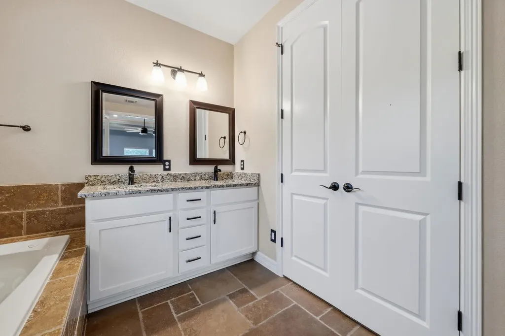 413 Bedford Drive Spicewood TX 78669