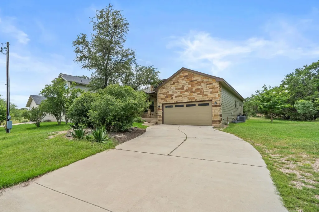 413 Bedford Drive Spicewood TX 78669