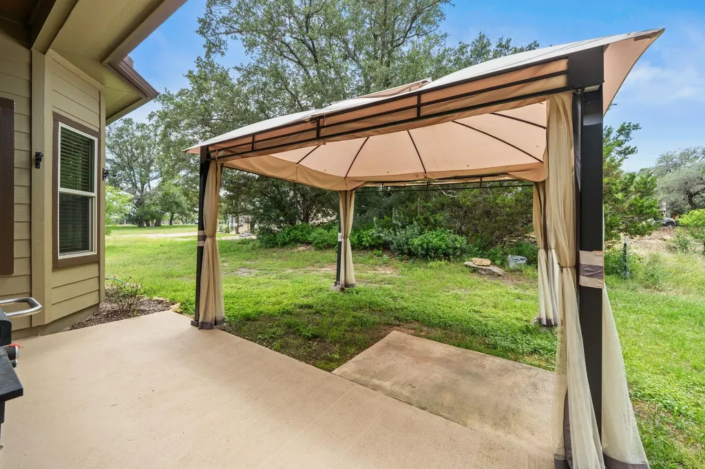 413 Bedford Drive Spicewood TX 78669
