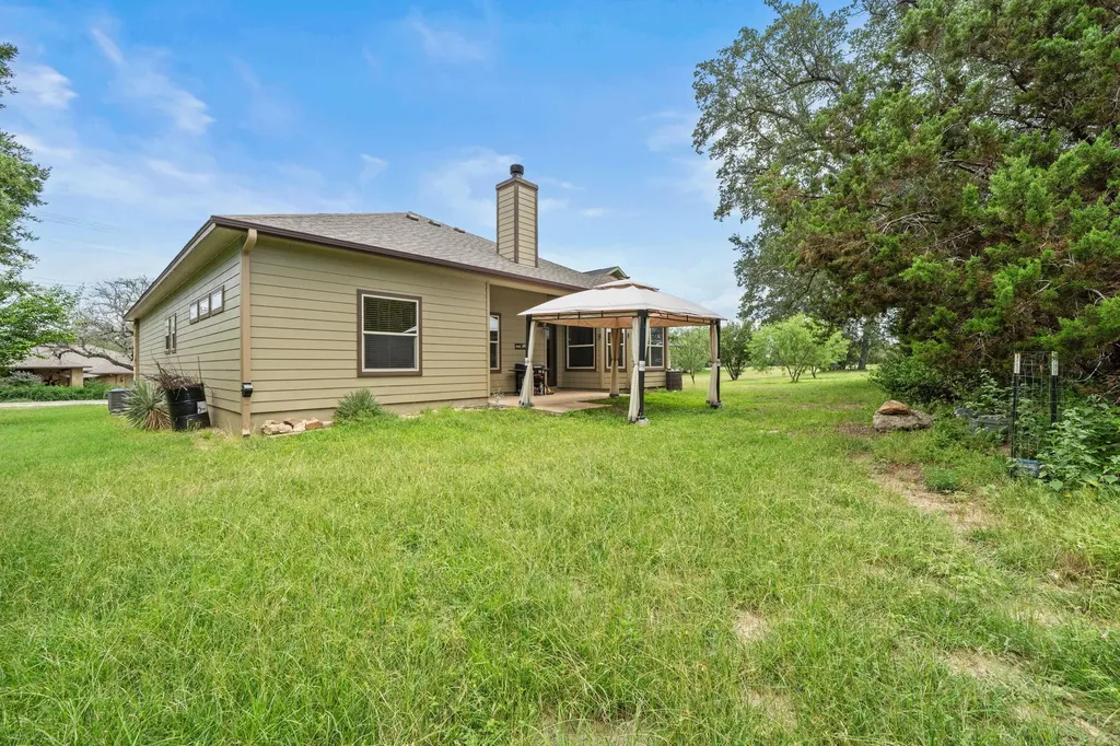 413 Bedford Drive Spicewood TX 78669