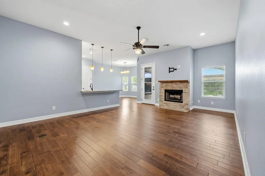 413 Bedford Drive Spicewood TX 78669