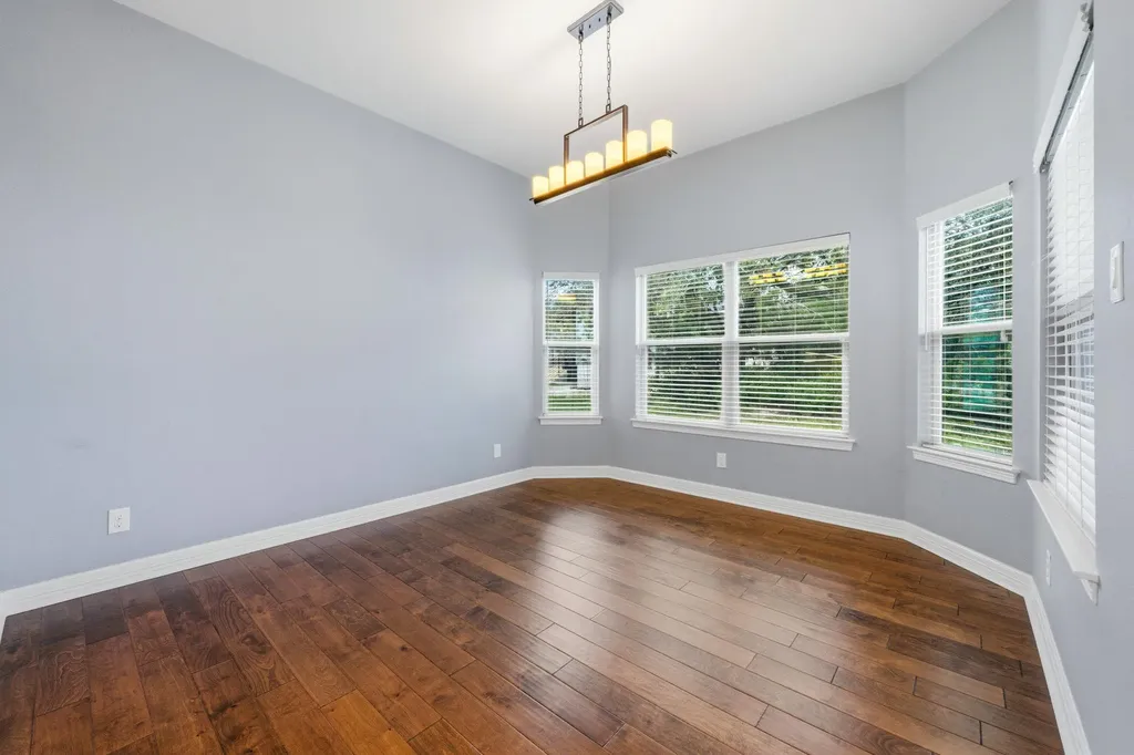 413 Bedford Drive Spicewood TX 78669
