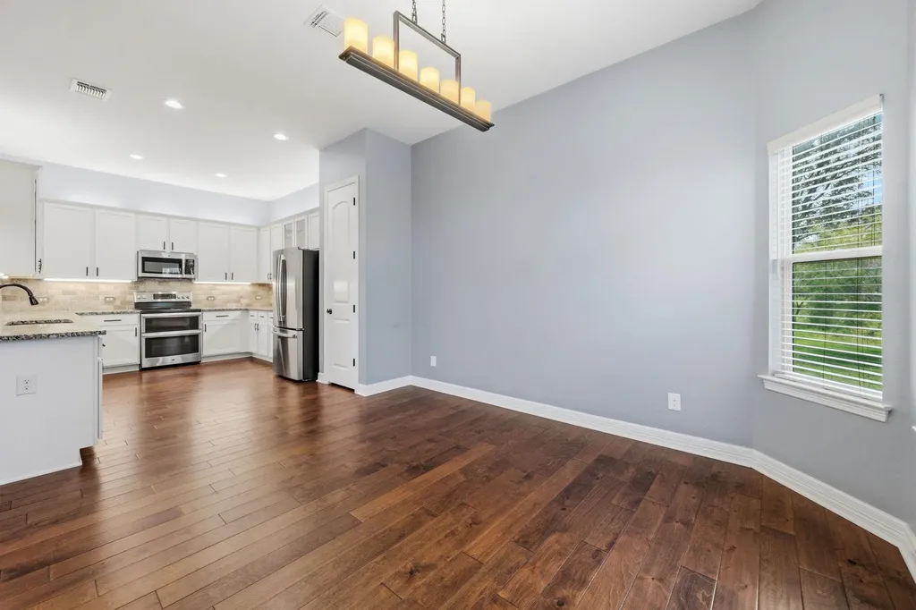 413 Bedford Drive Spicewood TX 78669