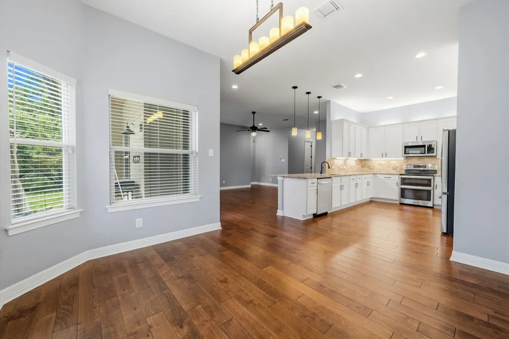 413 Bedford Drive Spicewood TX 78669