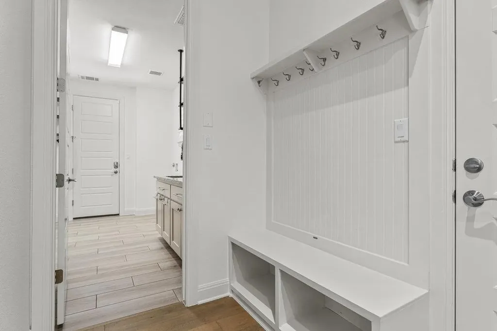 406 Woodside Terrace Austin TX 78738
