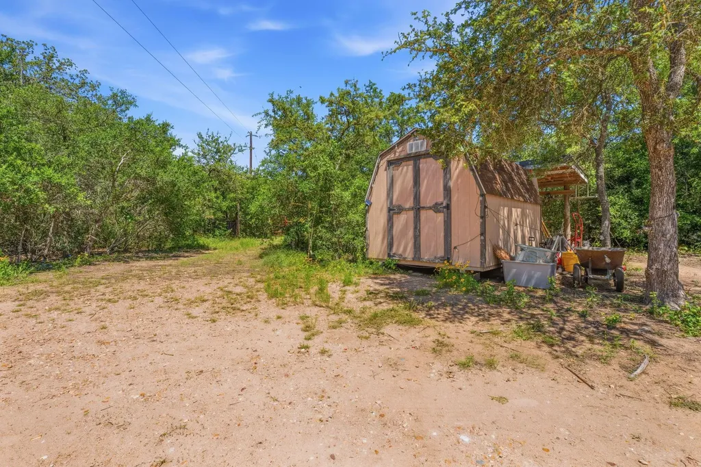 1998 Upper Elgin River Road Elgin TX 78621