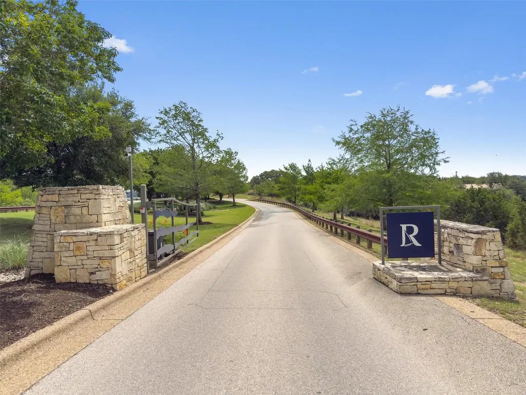 1716 Knights Chance Lane Spicewood TX 78669