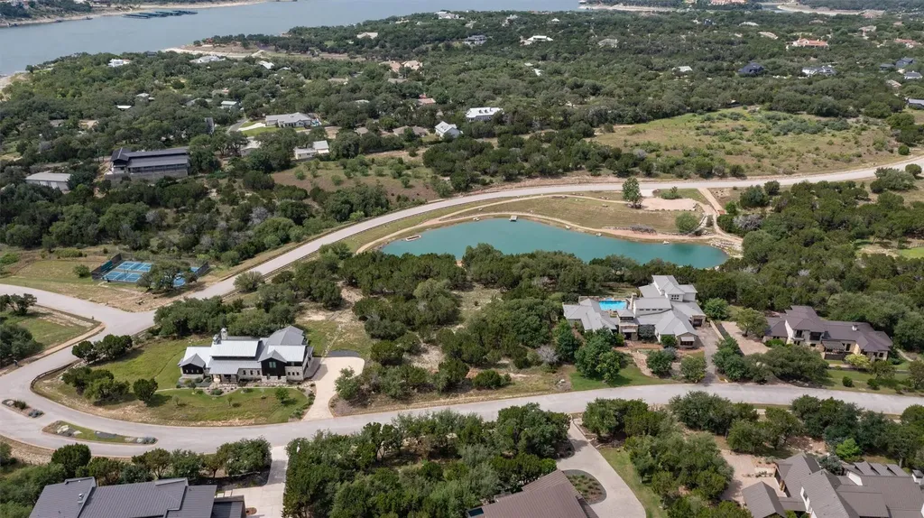1716 Knights Chance Lane Spicewood TX 78669
