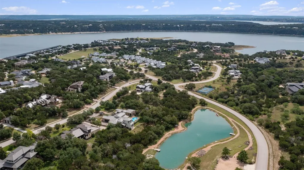 1716 Knights Chance Lane Spicewood TX 78669