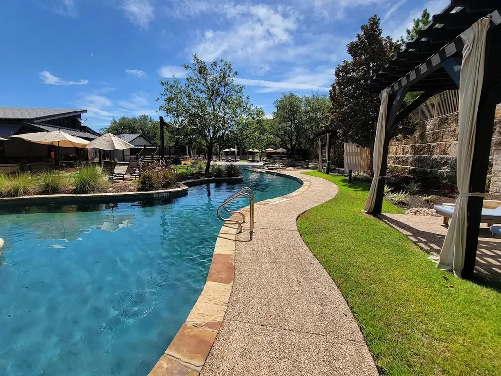 1716 Knights Chance Lane Spicewood TX 78669
