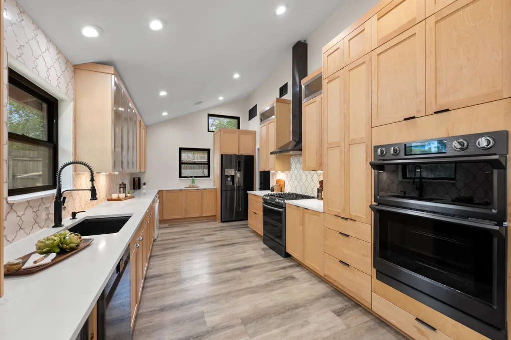 2205 Monarch Drive Austin TX 78748