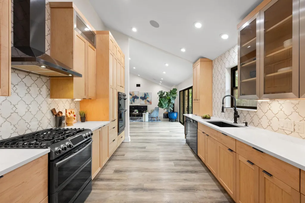 2205 Monarch Drive Austin TX 78748
