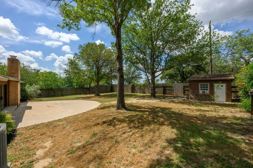 2205 Monarch Drive Austin TX 78748