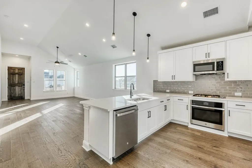 454 Burlington Drive Buda TX 78610