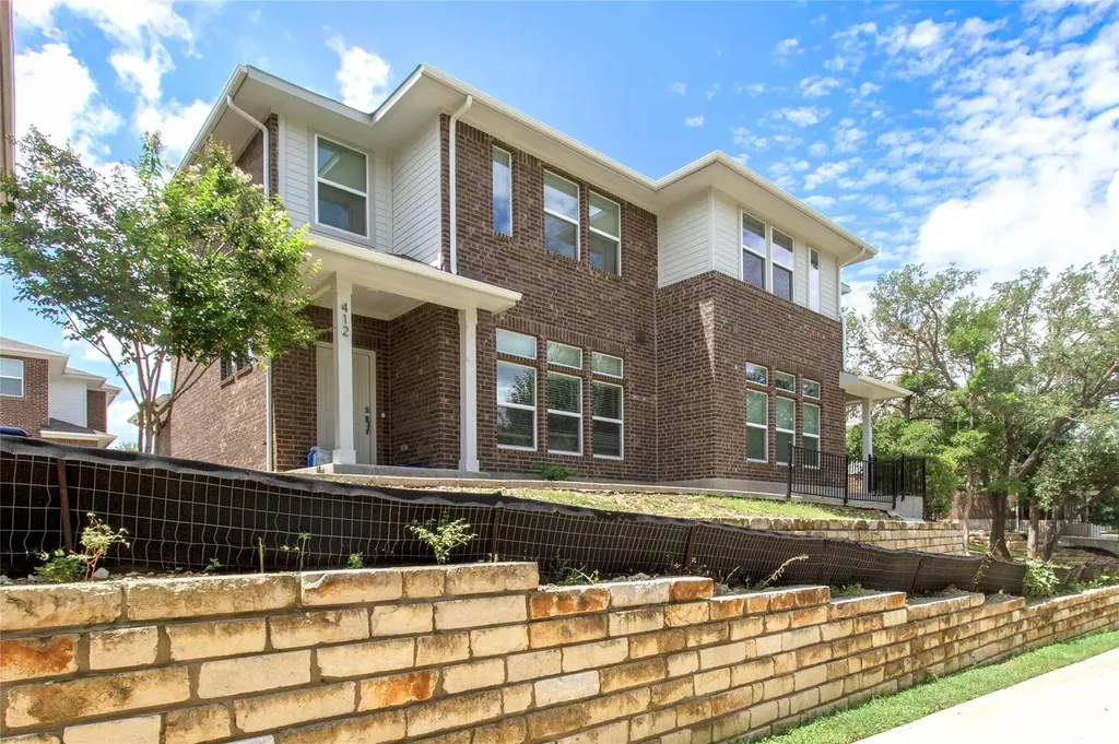 605 W South St Street Leander TX 78641