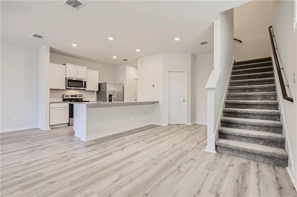605 W South St Street Leander TX 78641