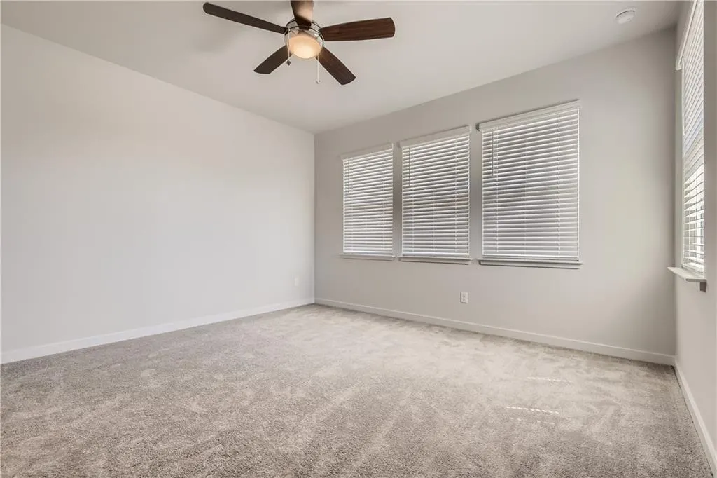 605 W South St Street Leander TX 78641
