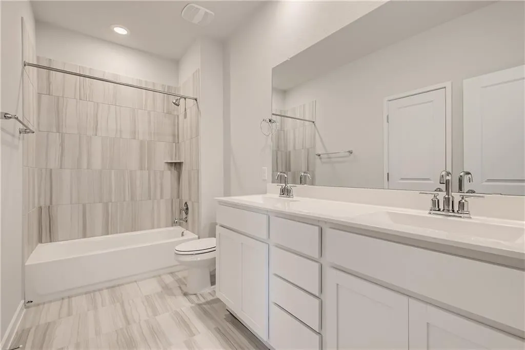 605 W South St Street Leander TX 78641