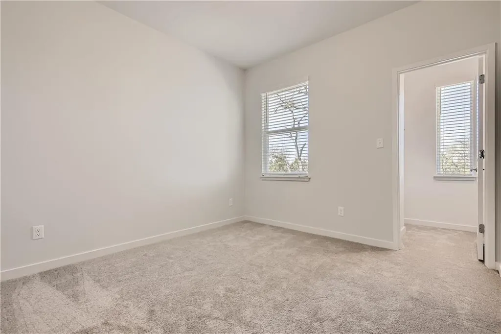 605 W South St Street Leander TX 78641