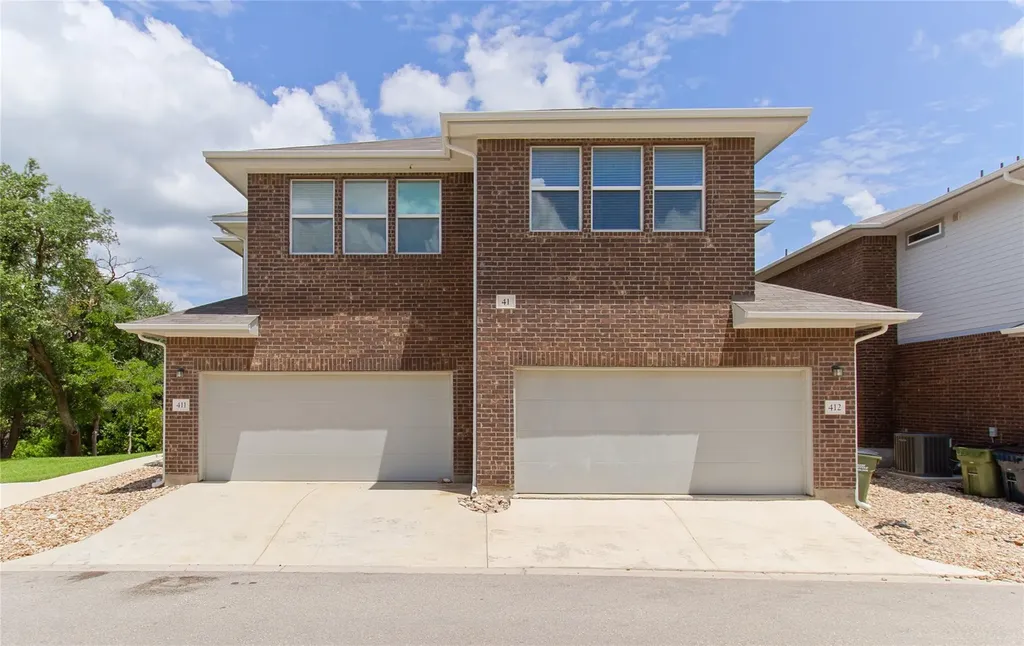 605 W South St Street Leander TX 78641