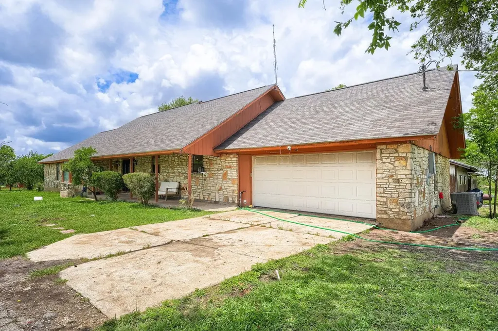 14520 Bois D Arc Lane Manor TX 78653