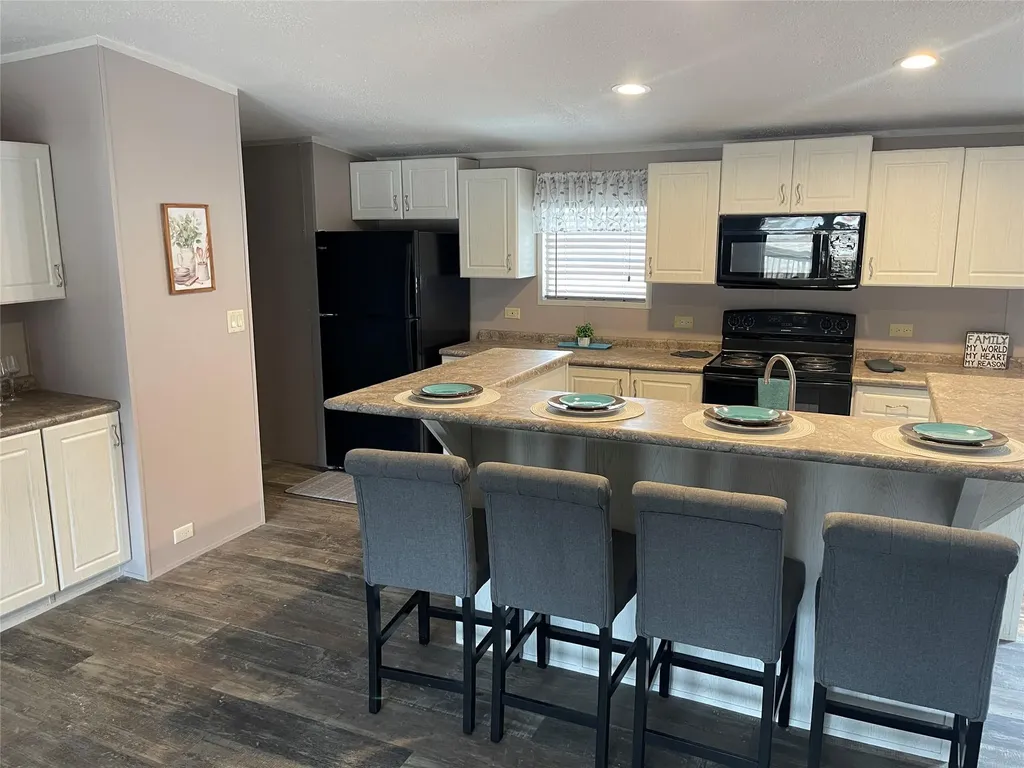 1740 Sandy Creek Road Red Rock TX 78616