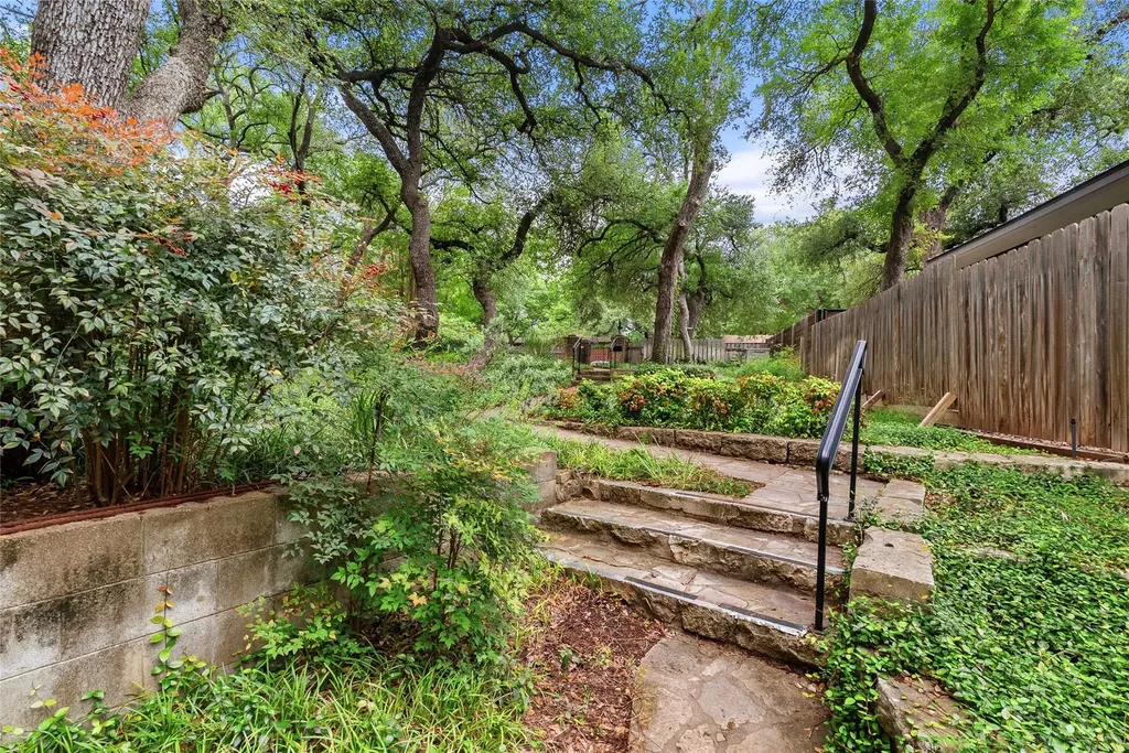 4927 Strass Drive Austin TX 78731