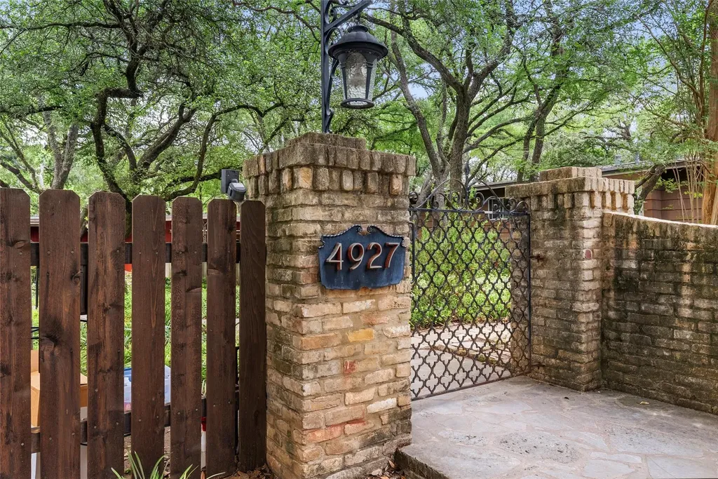 4927 Strass Drive Austin TX 78731