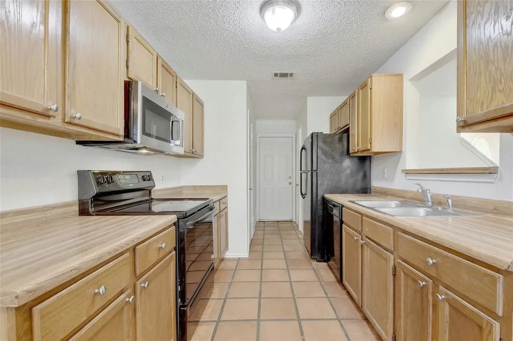 6102 Parkwood Drive Austin TX 78735