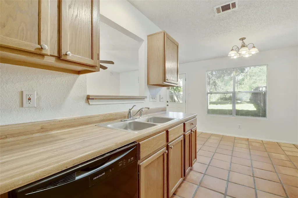 6102 Parkwood Drive Austin TX 78735
