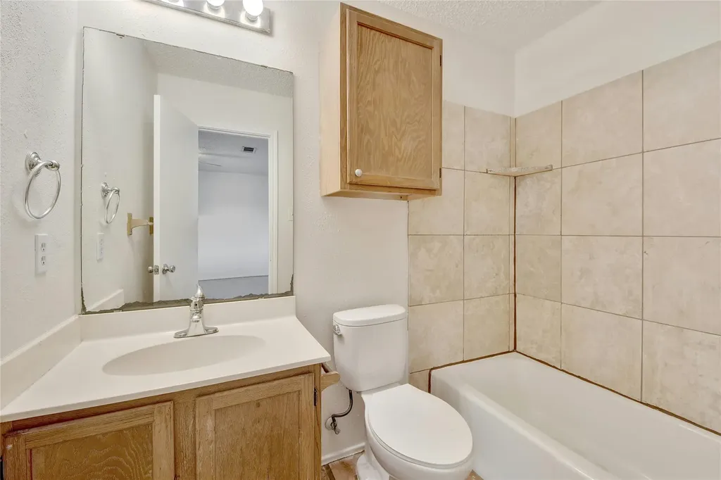 6102 Parkwood Drive Austin TX 78735